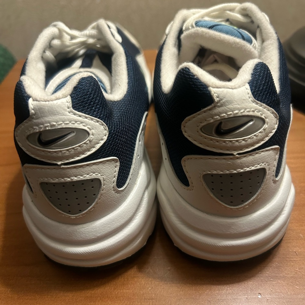 Nike Icarus 85 Classic Women’s Sneakers - Picture 3 of 8